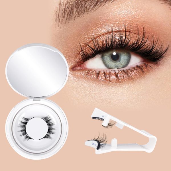 CESITRA 1Pair Magnetic Eyelashes Natural Look Reusable Cat Eye Magnetic Lashes with Applicator Magnetic Eyelashes Kit without Eyeliner Wispy Clear Band False Eyelashes No Glue Needed