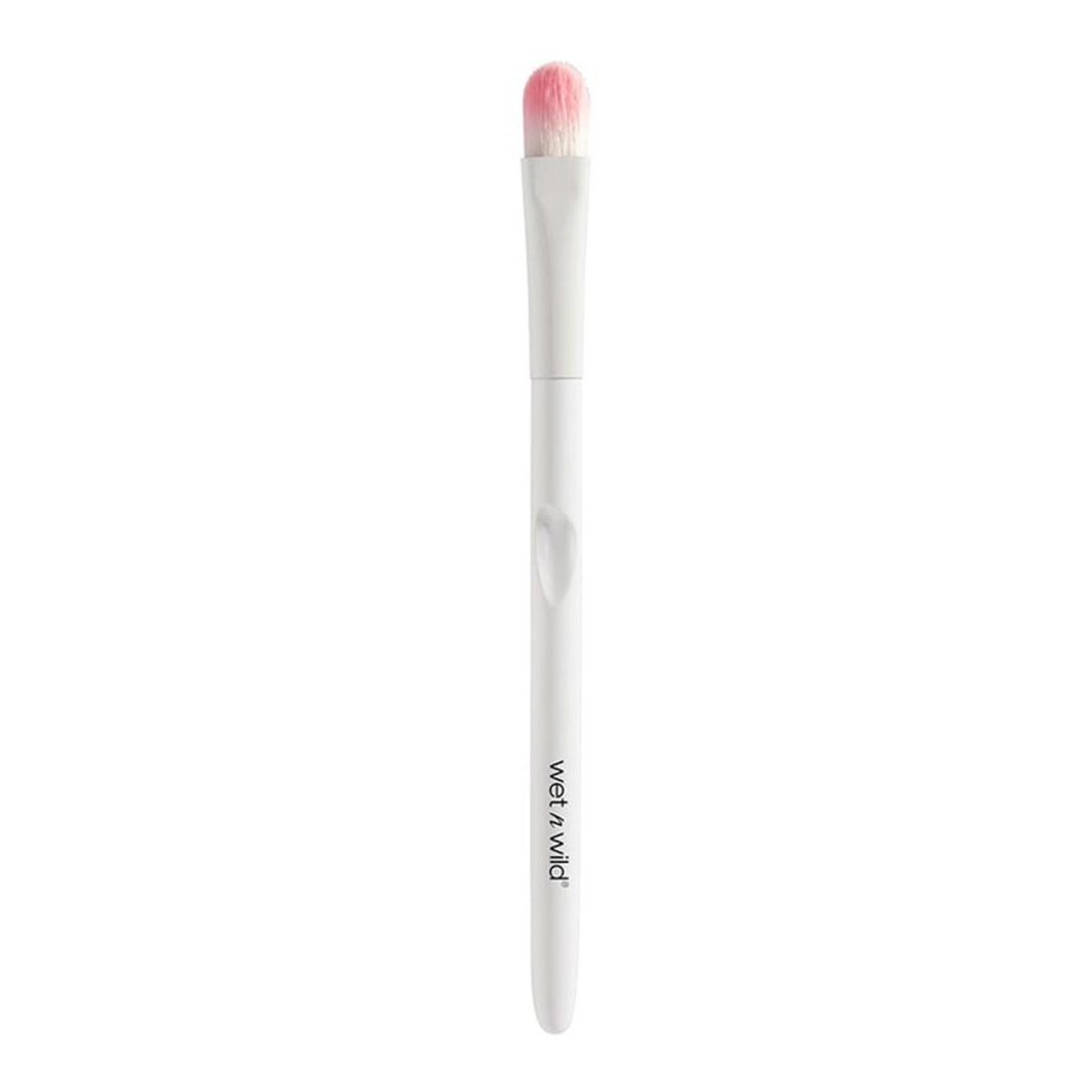 Wet 'n' Wild Makeup Brush, Large Eyeshadow Brush with Rounded and Innovative Bristles and Ergonomic Handle for Blending without Smudging, Easy-to-use Makeup Brushes, 1 Count (Pack of 1)