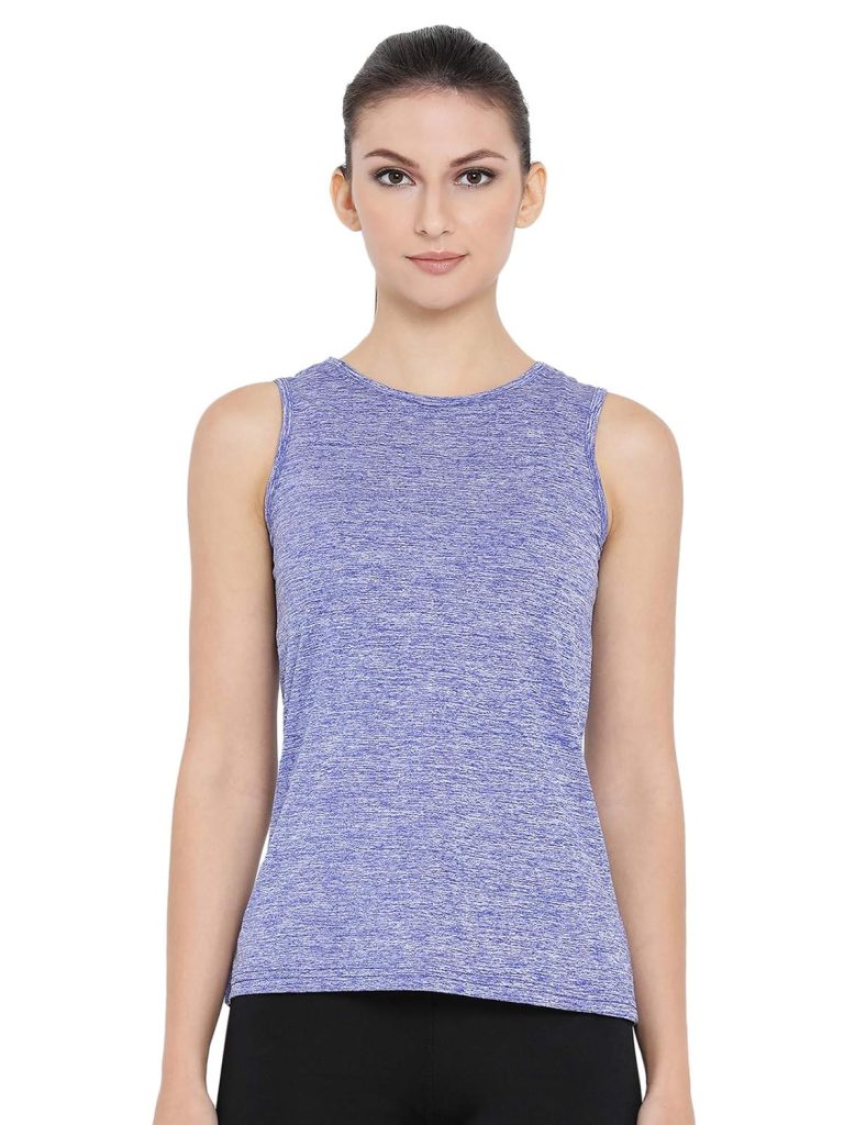 Clovia Women's Polyester Slim Fit Gym/Sports Textured Activewear Top