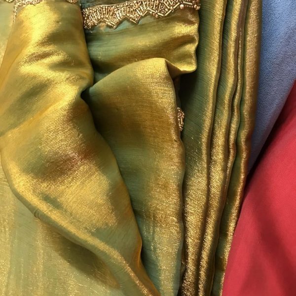 HMP Fashion Women's Fendy Chiffon Soft Silk Saree With Hand Work Lace Boarder & Comes With Unstitched Blouse Piece