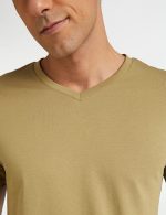 Amazon Brand - Symbol Men's Cotton Solid V-Neck Regular Fit T-Shirt (Available in Plus Size) - Image 4